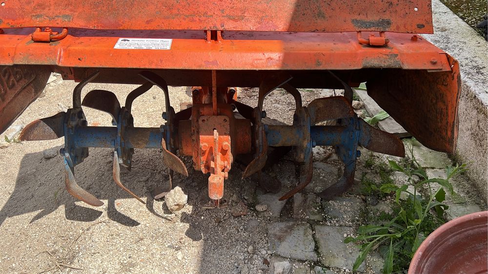 Trator  Pasquale 491 com frese