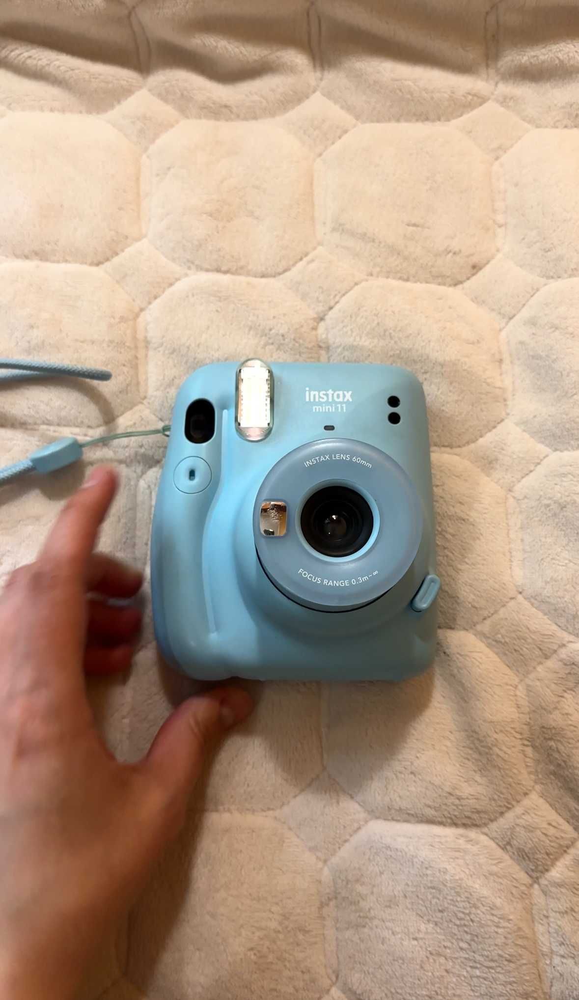 Фотокамера миттєвого друку Fujifilm Instax mini 11