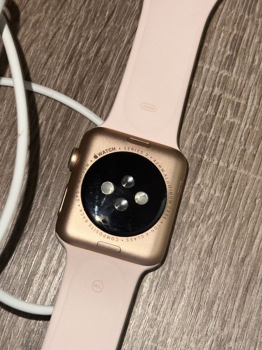 Apple watch series 3 42 mm.
