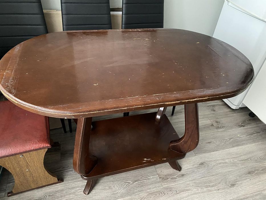 Стіл деревяний міцний