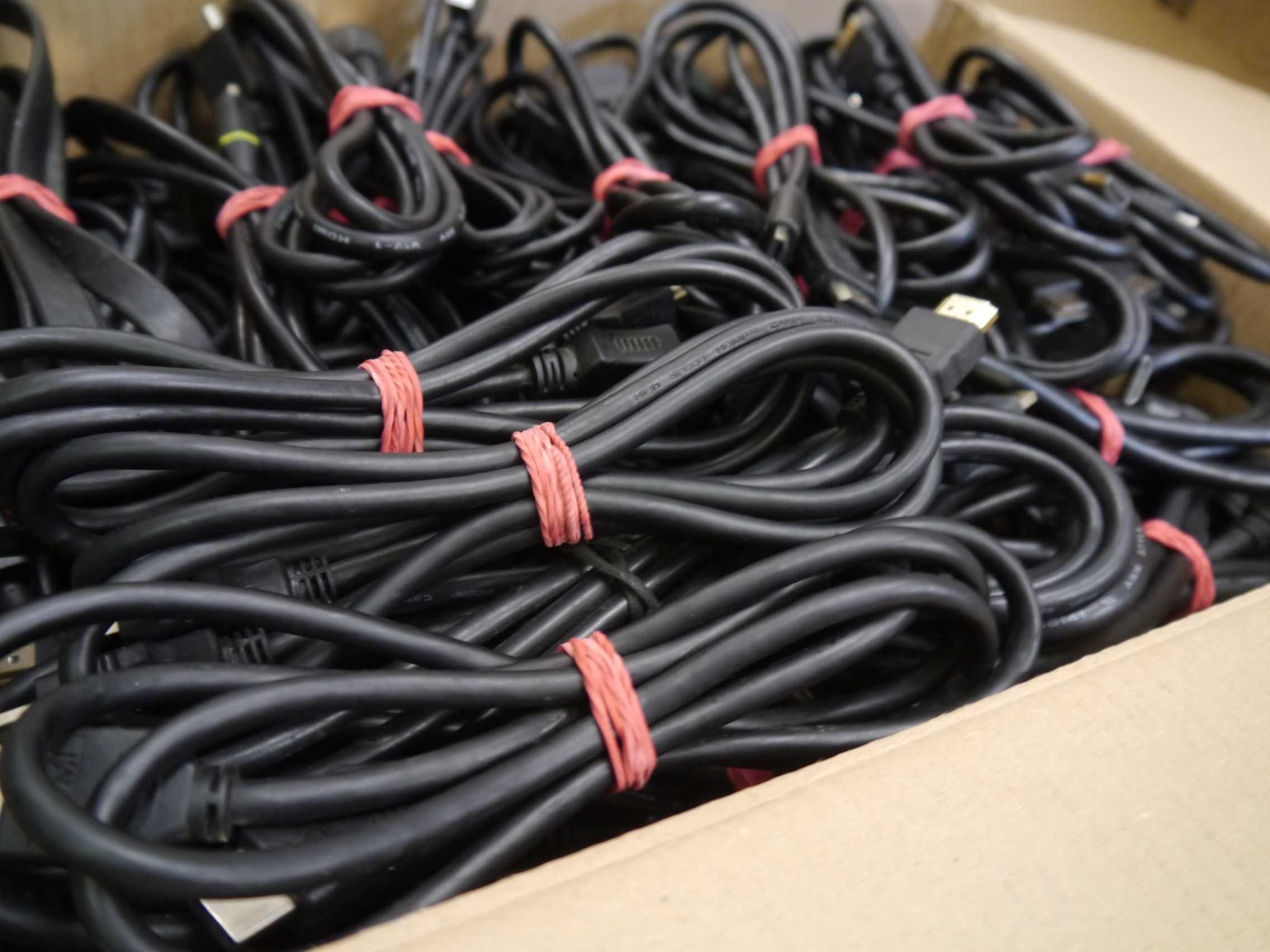 Kabel przewód Hdmi- Hdmi używany czarny 1,5-2m