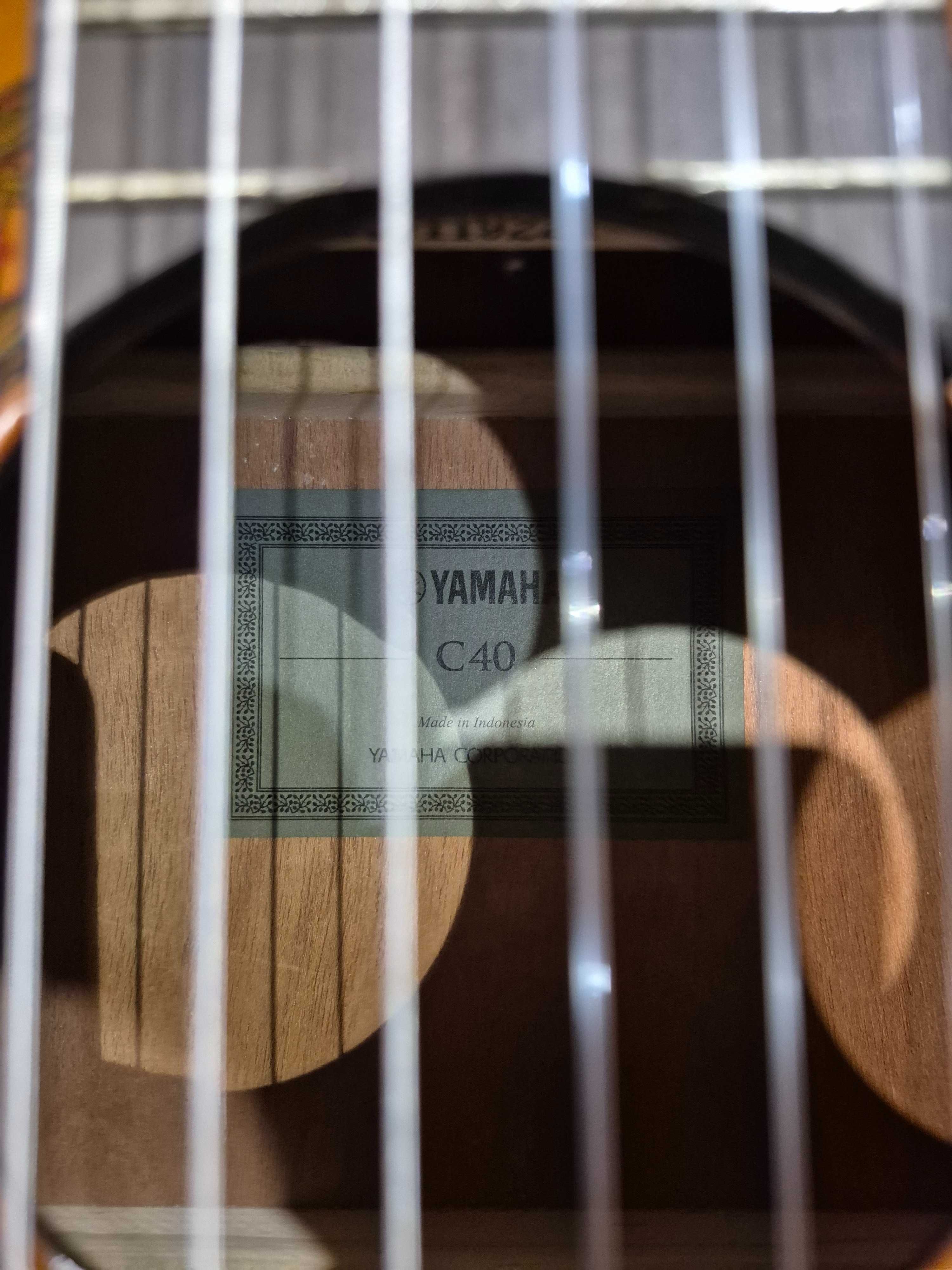 Гитара YAMAHA C-40