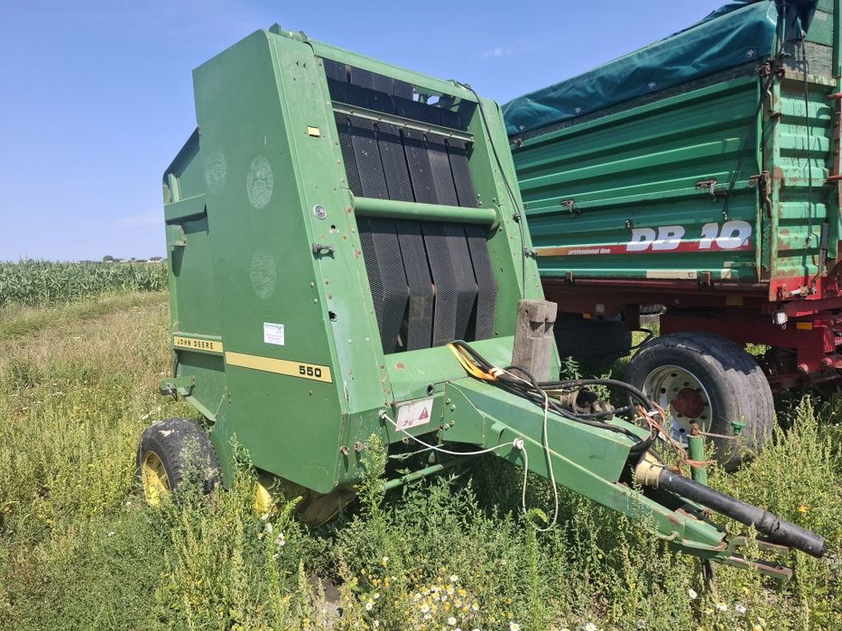 Prasa John Deere 550