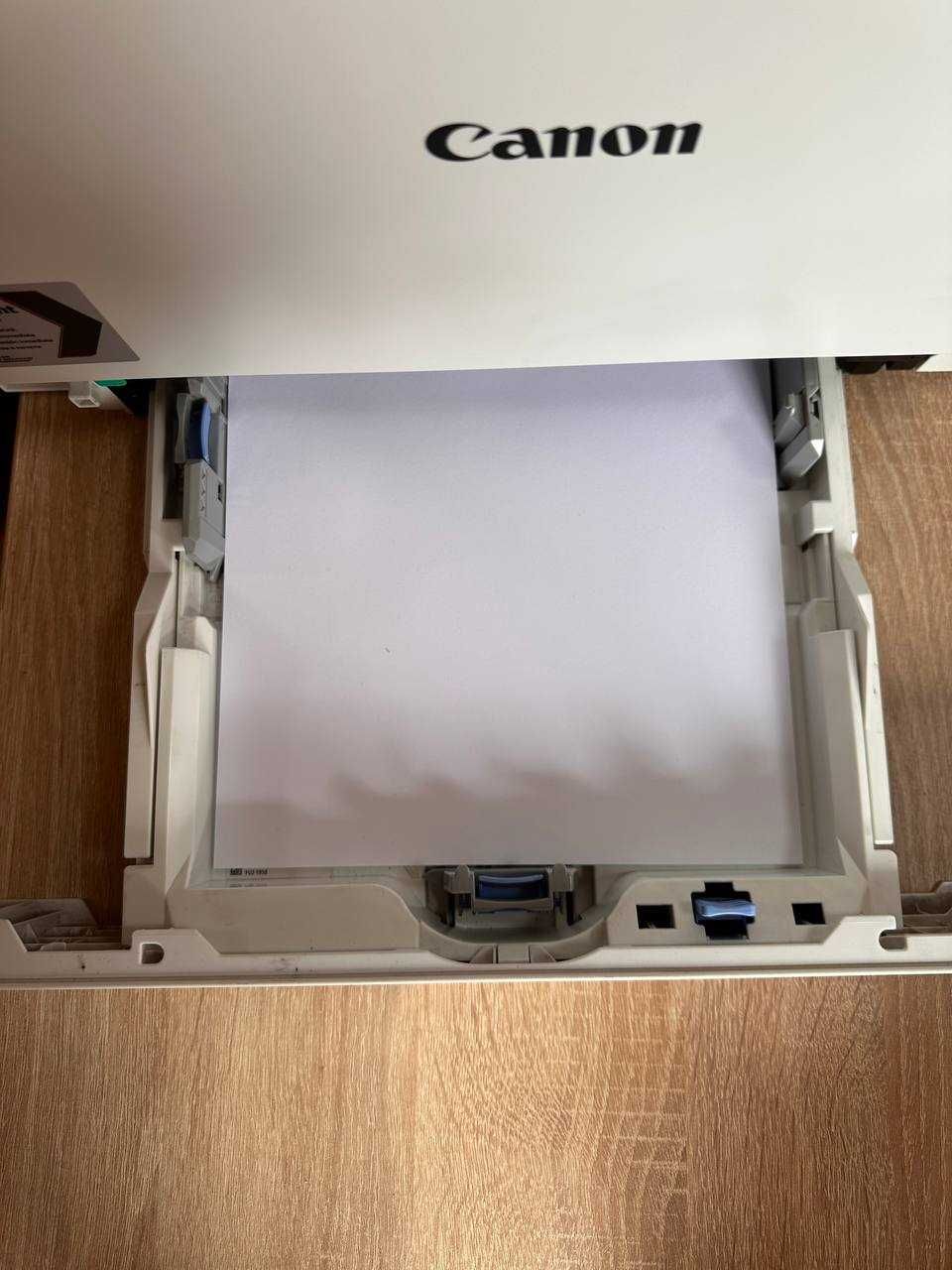 Принтер прінтер МФУ БФП Canon i-SENSYS MF742CDW  Б/У