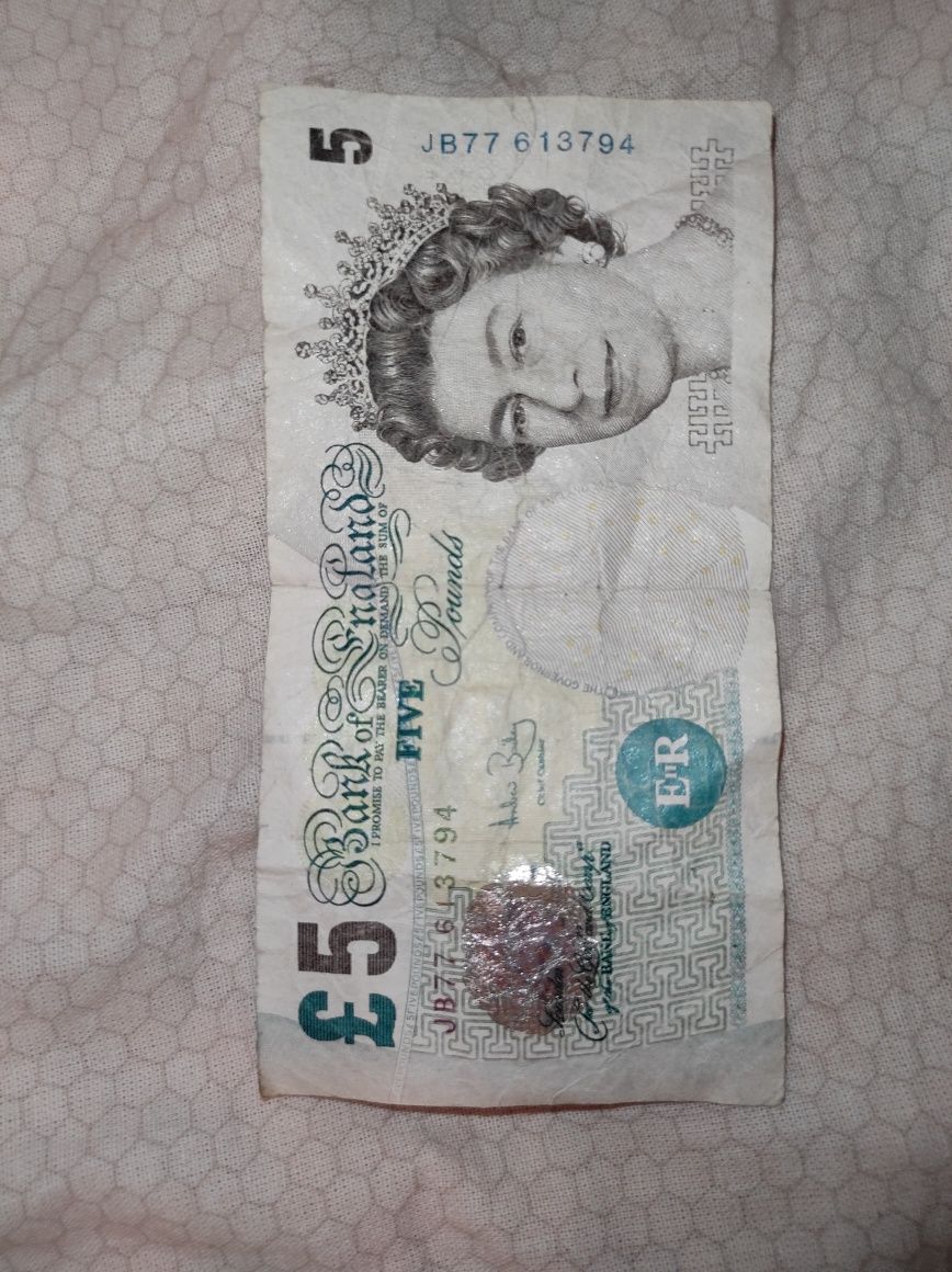 Банкнота 5 фунтів стерлінгів.  Англія  Підпис Andrew Bailey (2004)