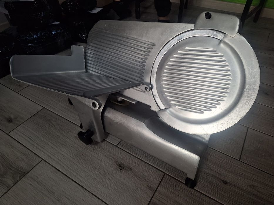 Krajalnica do wędlin / sera – profesjonalna, włoska – stan bardzo dobr