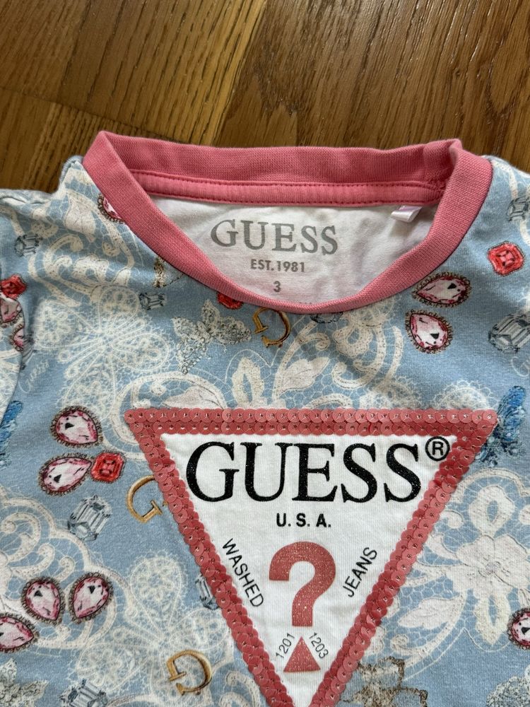 Футболка  guess