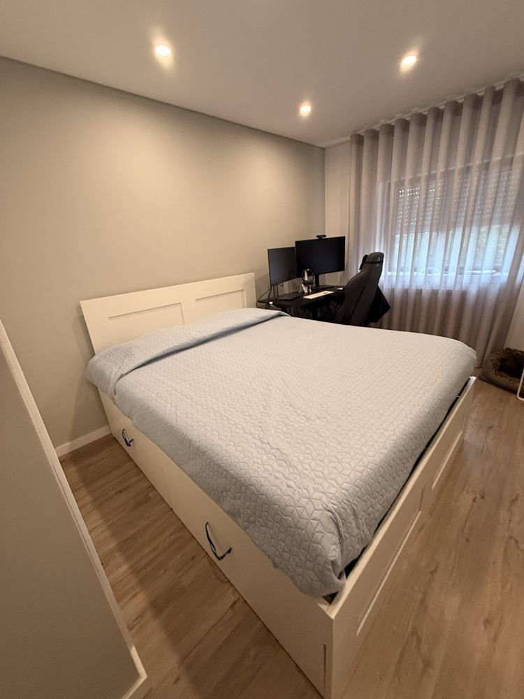 Cama com gavetoes 160x200