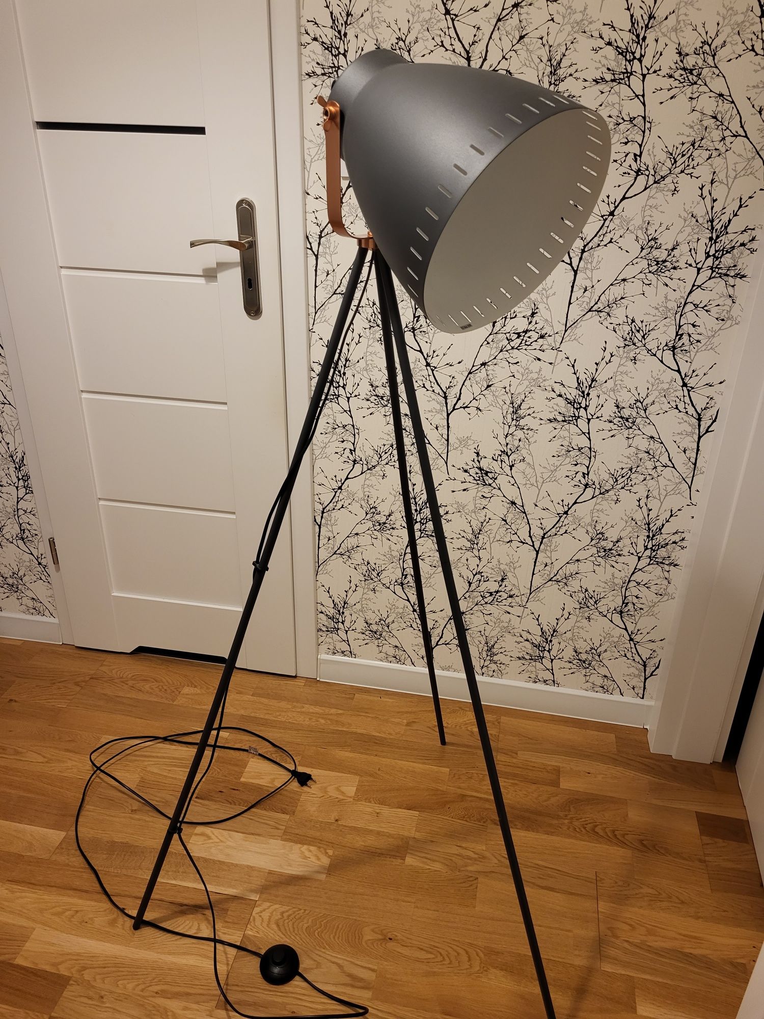 Lampa stojąca wysoka idealny stan