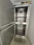 Arca Industrial Vertical - Marca Edesa, Modelo ANS-702, 600 Litros