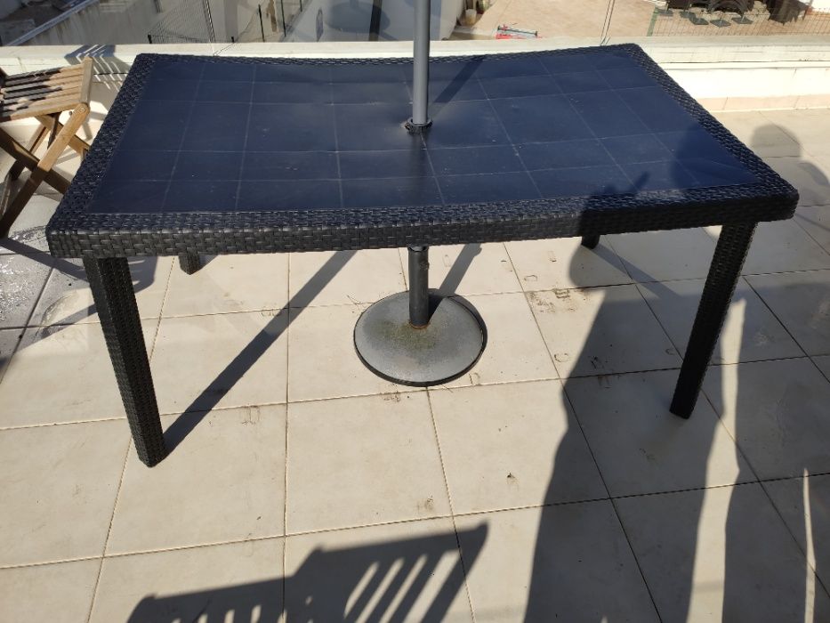 Mesa Jardim em PVC pode ser colocado no exterior