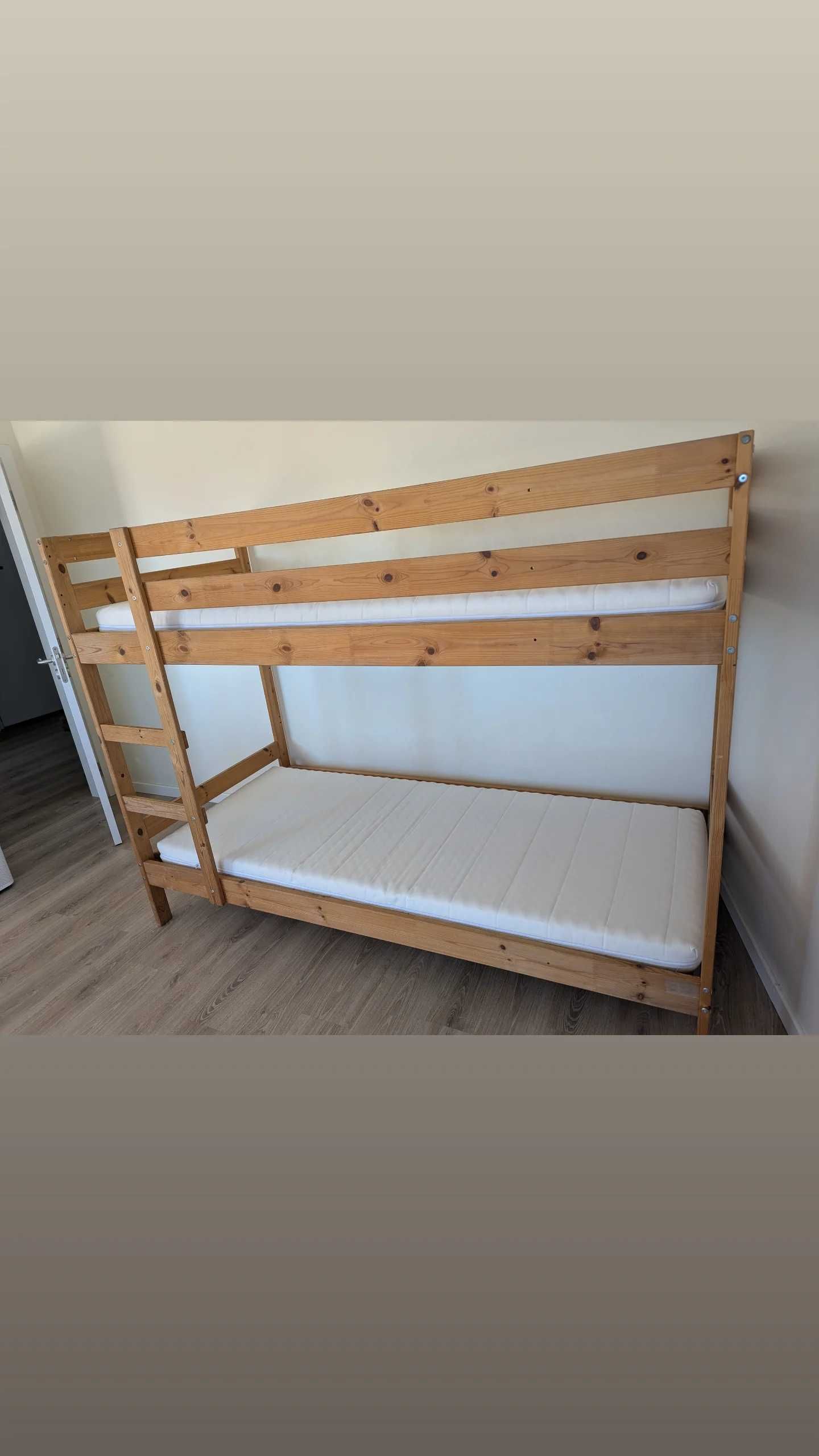 Cama Beliche IKEA MYDAL + 2 colchões IKEA