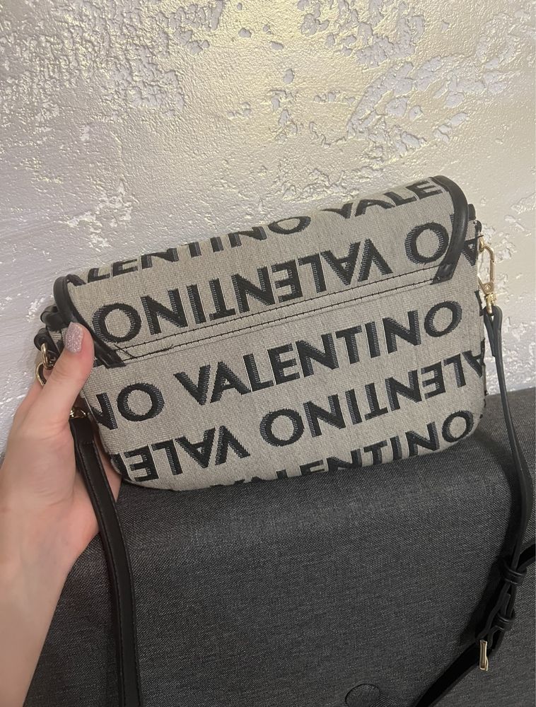 Продам сумку Valentino