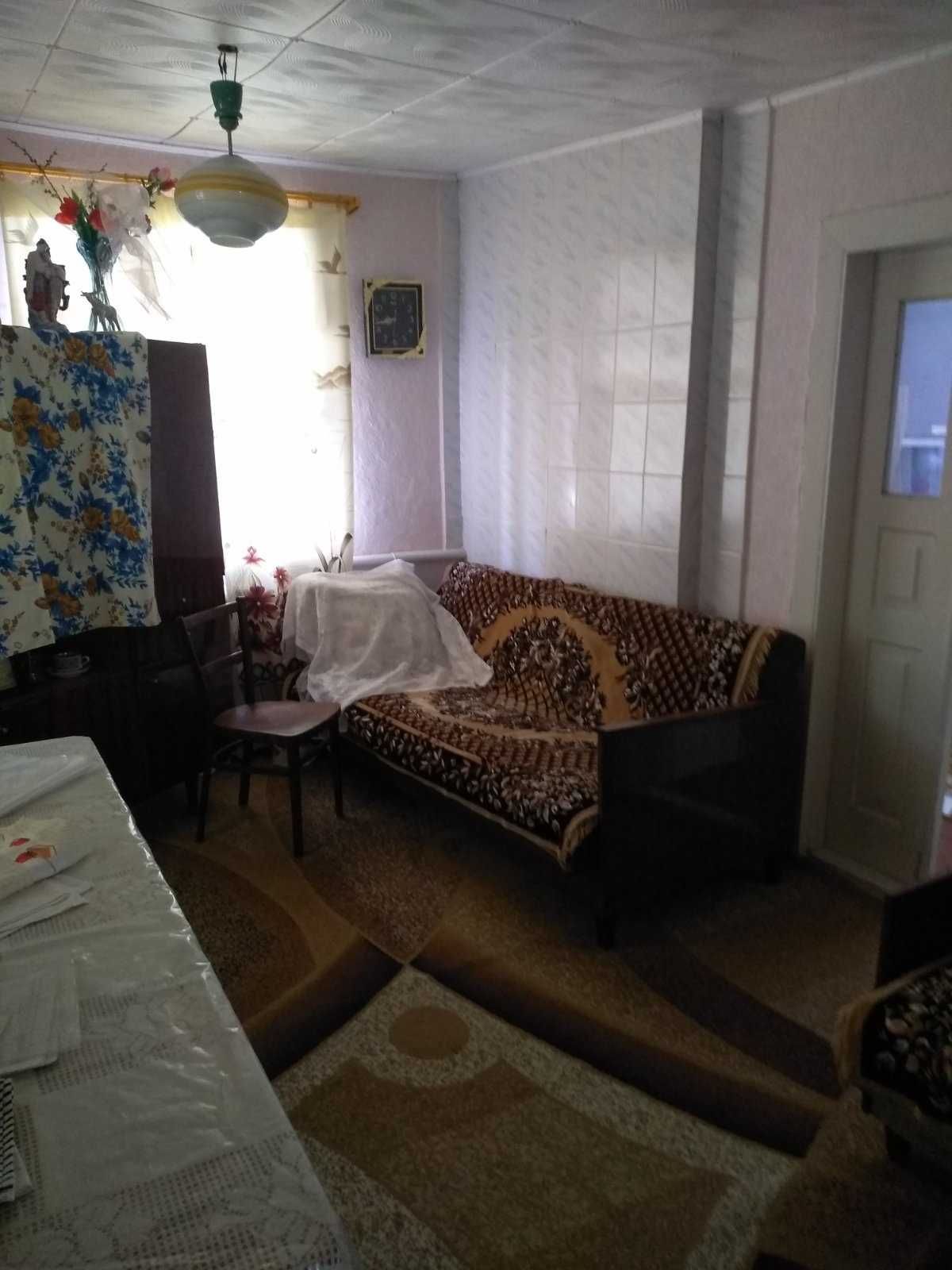 Домогосподарство разом із ковбасним цехом