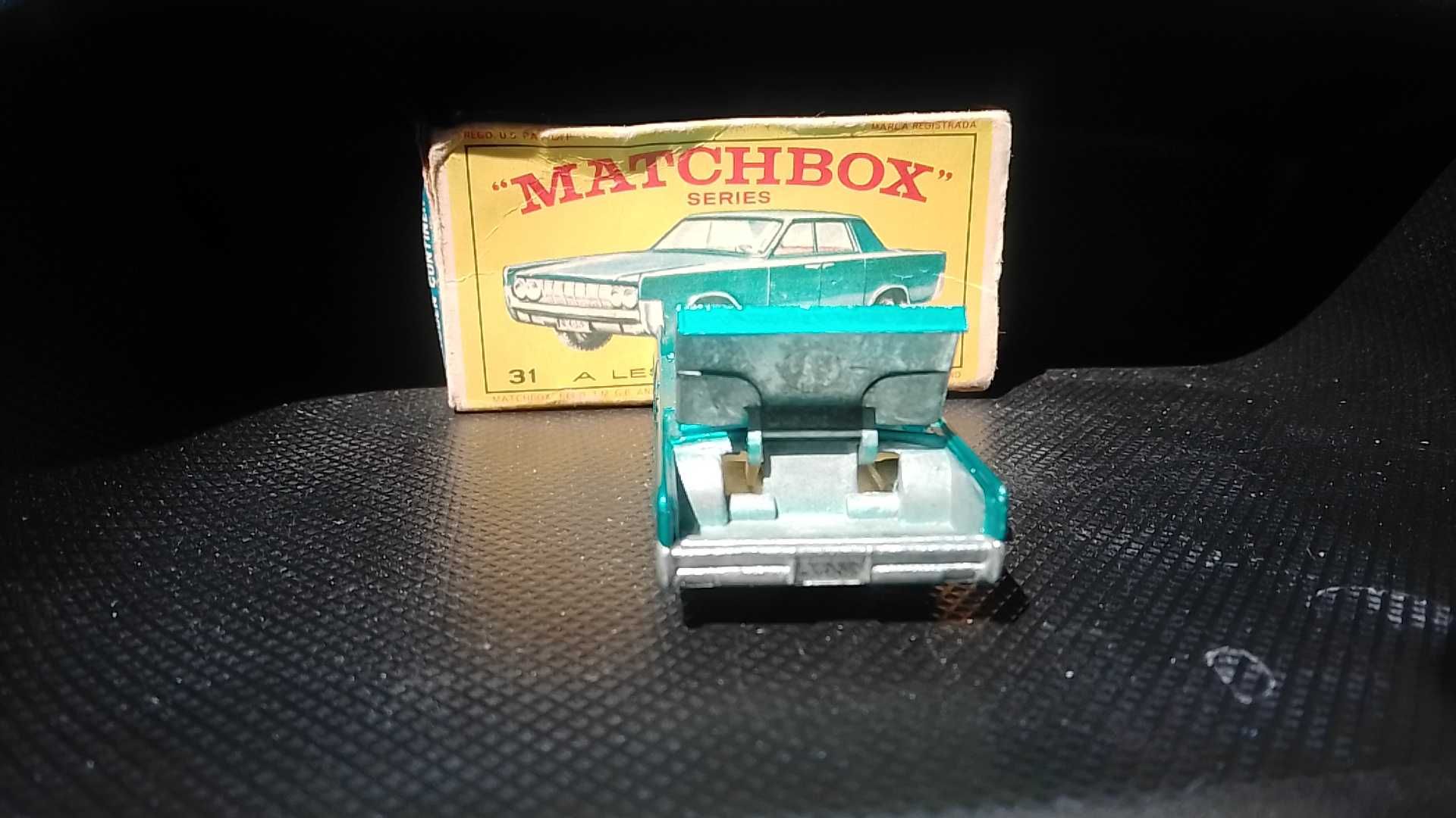 Miniatura antiga MATCHBOX LINCOLN CONTINENTAL #31