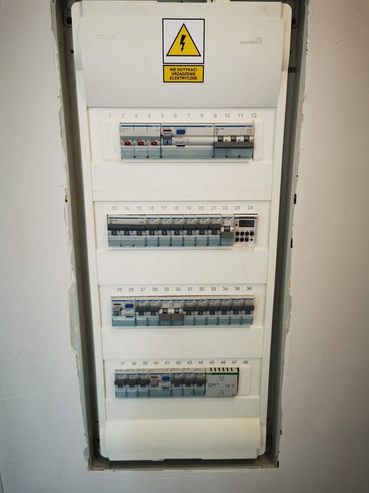 Elektryk, montaż instalacji elektrycznej,usuwanie awarii