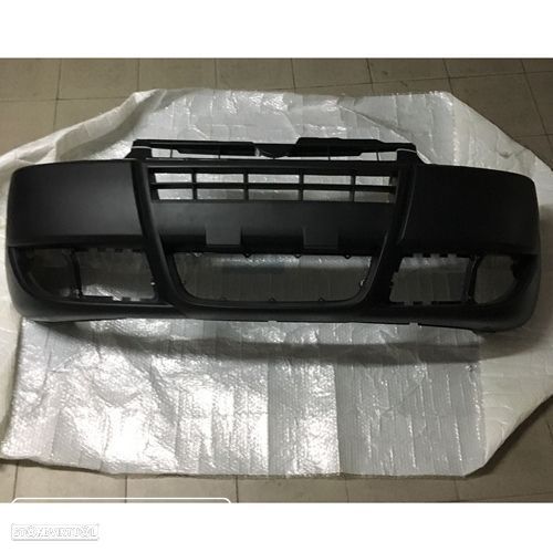 Para-choques Fiat Doblo modelo: 2006 até 2010 novo