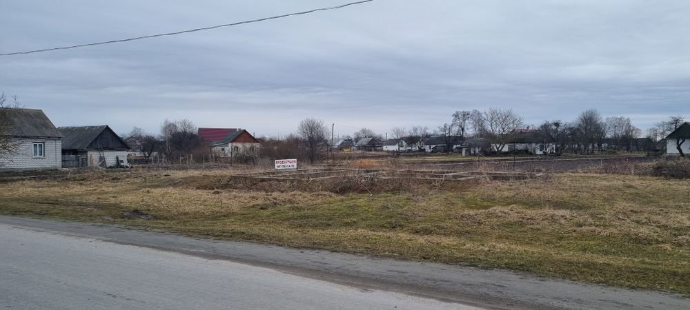 Земельна ділянка з фундаментом під забудову у с..Майстрів