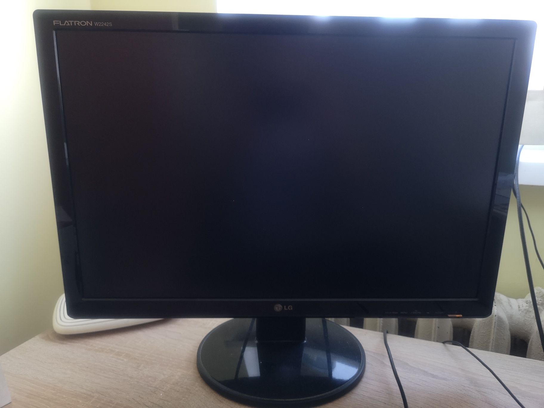 Monitor LG flatron W2242S PF