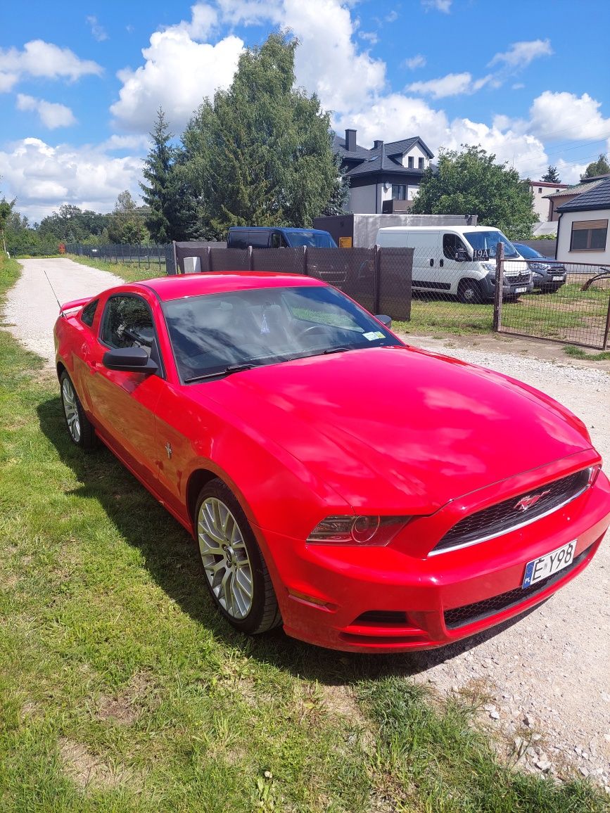 Ford Mustang 3.7  BASE