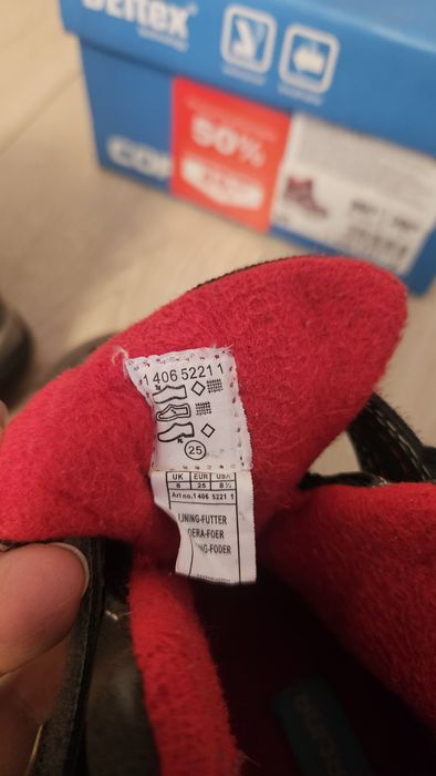 Buty chłopięce jesienno/zimowa w rozmiarze 25