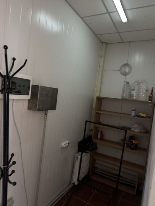 Магазин в центрі міста на базарі