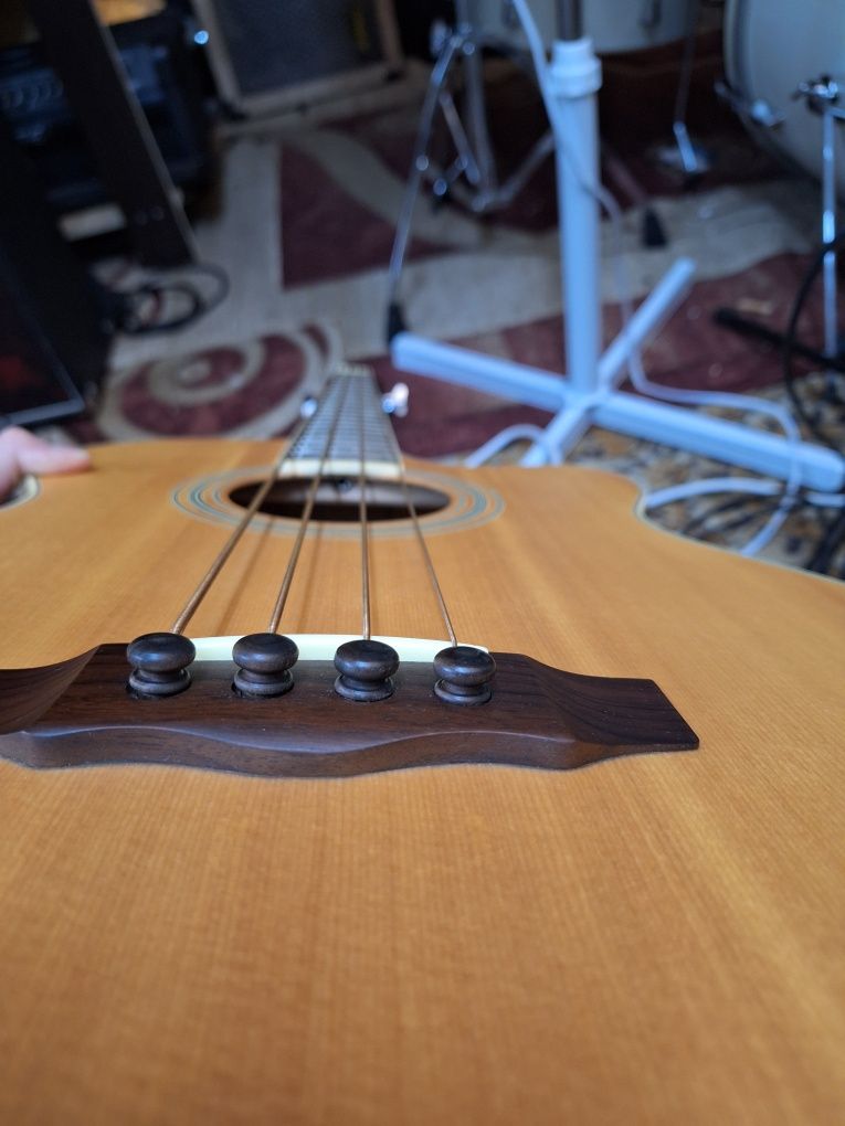 Gitara basowa Kohler