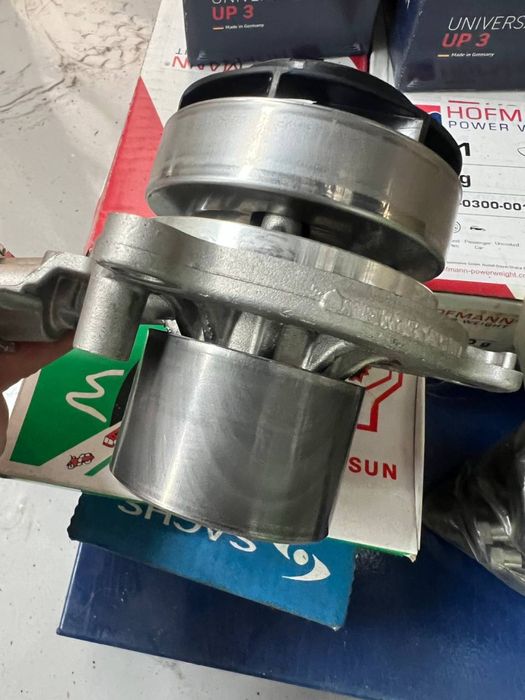 Помпа водяной насос WV Shkoda Audi
