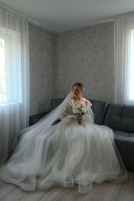 Весільне плаття білого кольору