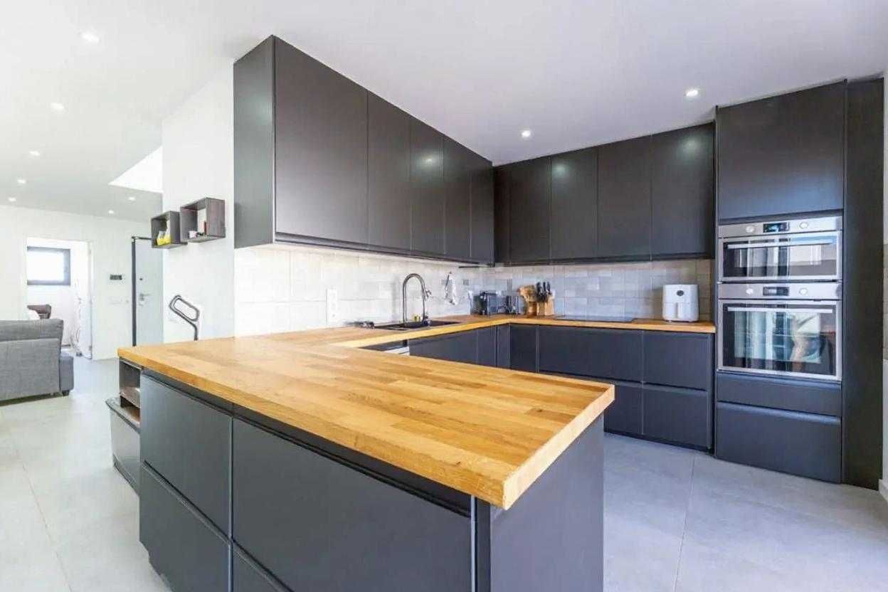 Novo Villa T3 em Olhão - Novo Cozinha, Jardim Privado, AC, Carregador