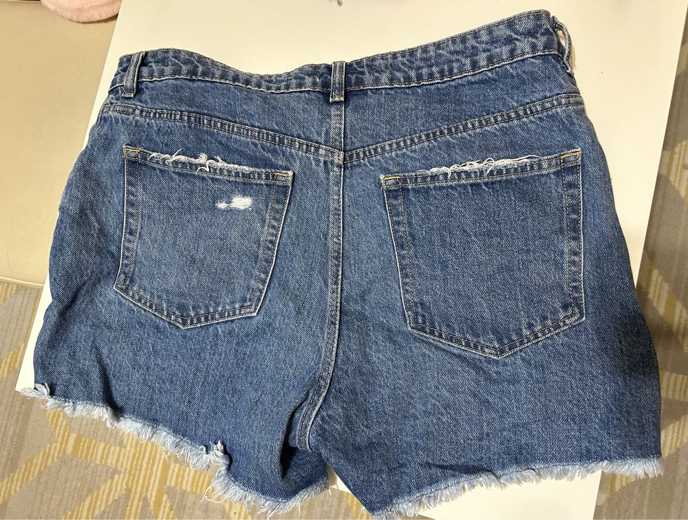 Krótkie spodenki jeansowe damskie przetarcia dziury H&M 44