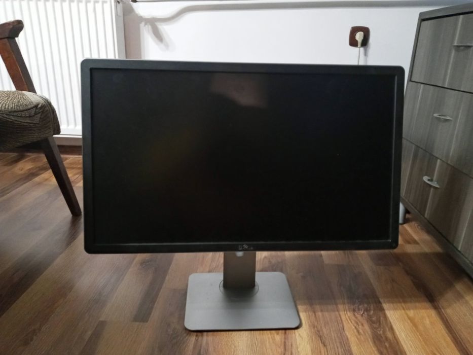 Monitor firmy Dell *uszkodzony*