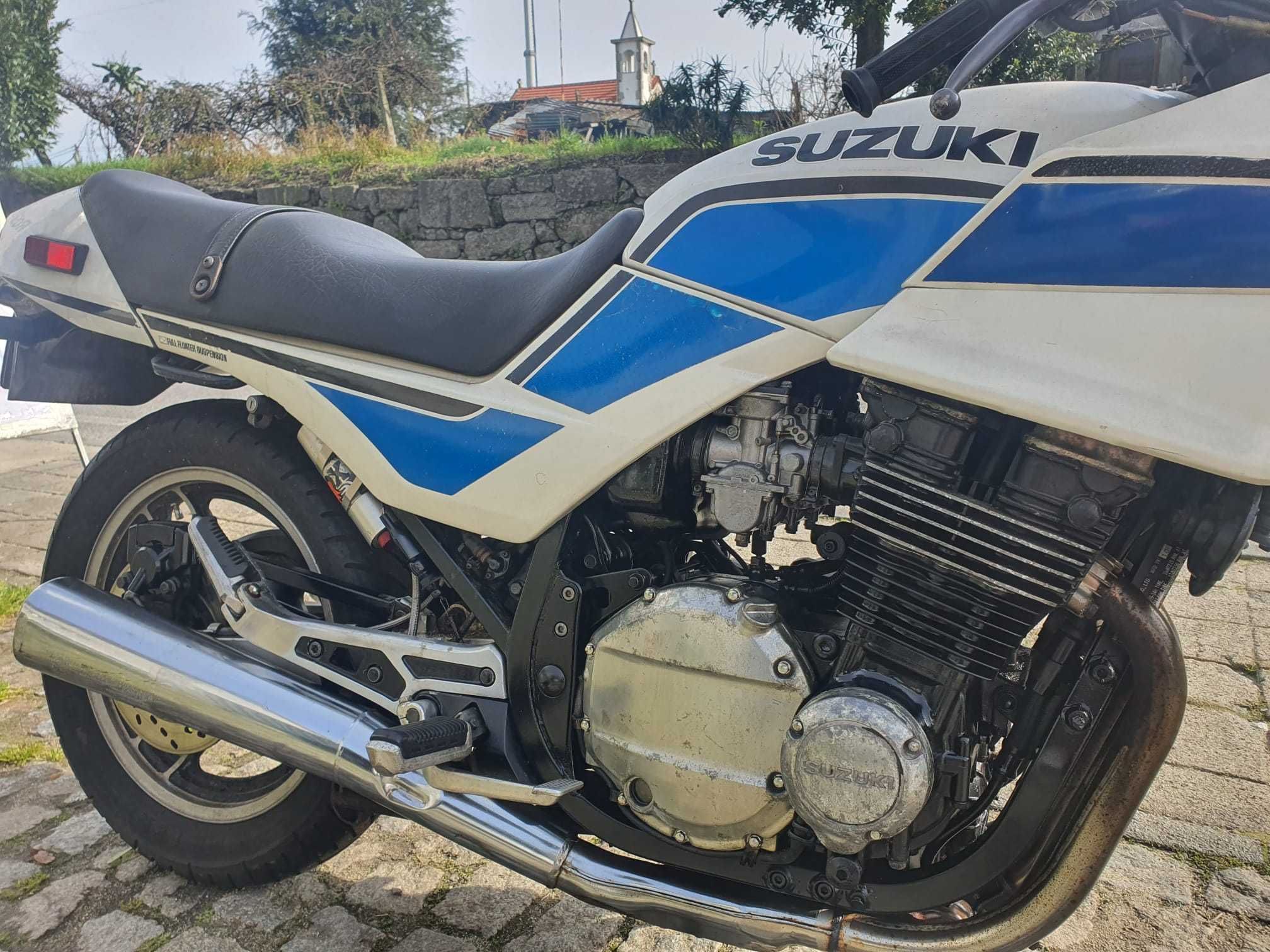 Suzuki GS 700 ES