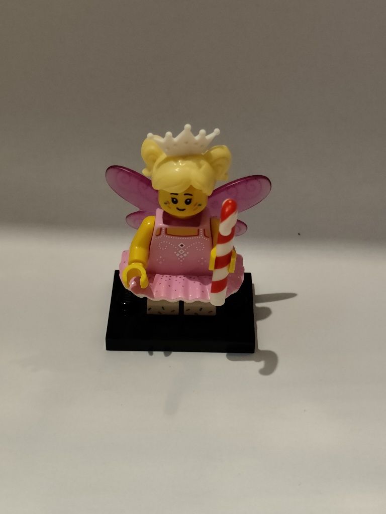 Minifigurka LEGO CMF 23 Wróżka