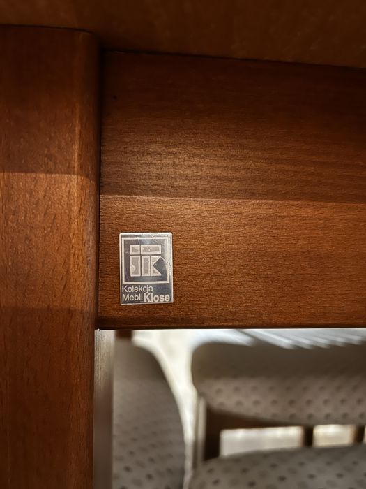 Duży, rozkładany stół + 6 krzeseł firmy Klose – buk koniakowy