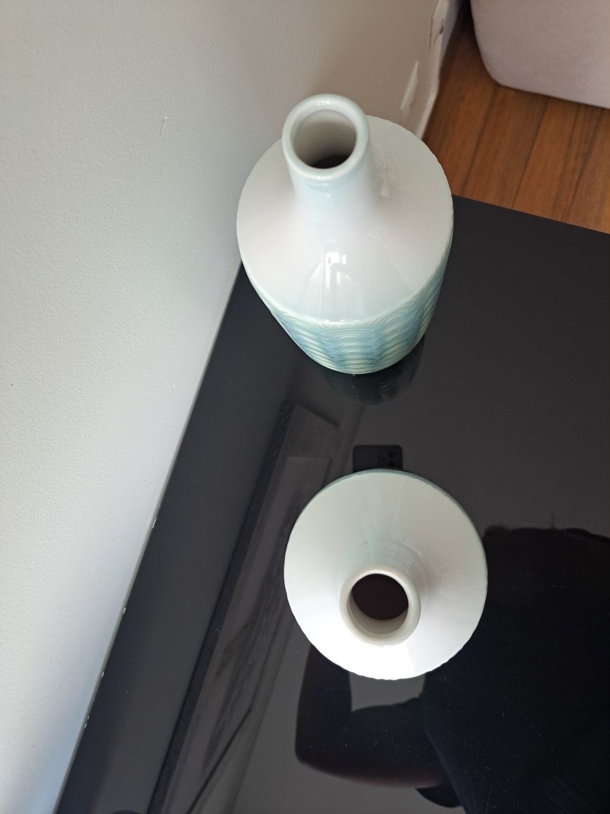 Conjunto 2 jarras tamanho 23cm e 28cm