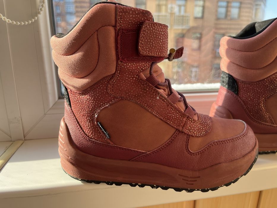 Обувь на девочку 34-35 розмеры.