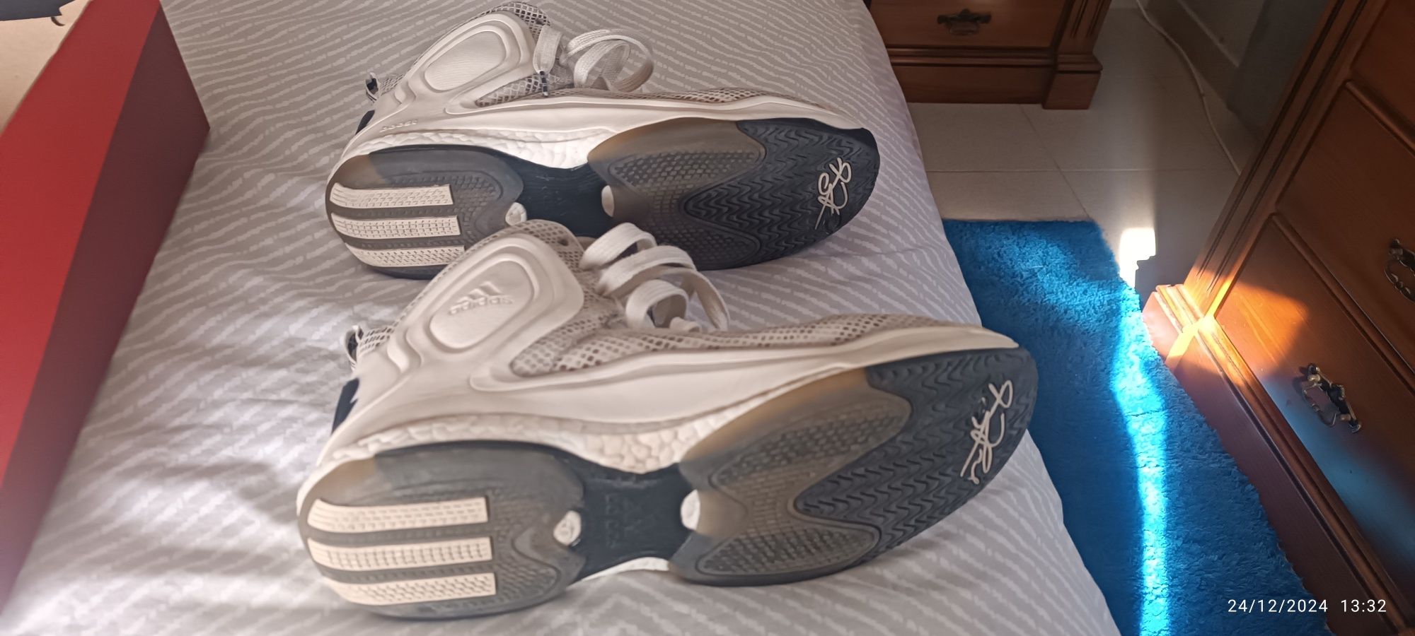 Tênis bota  adidas