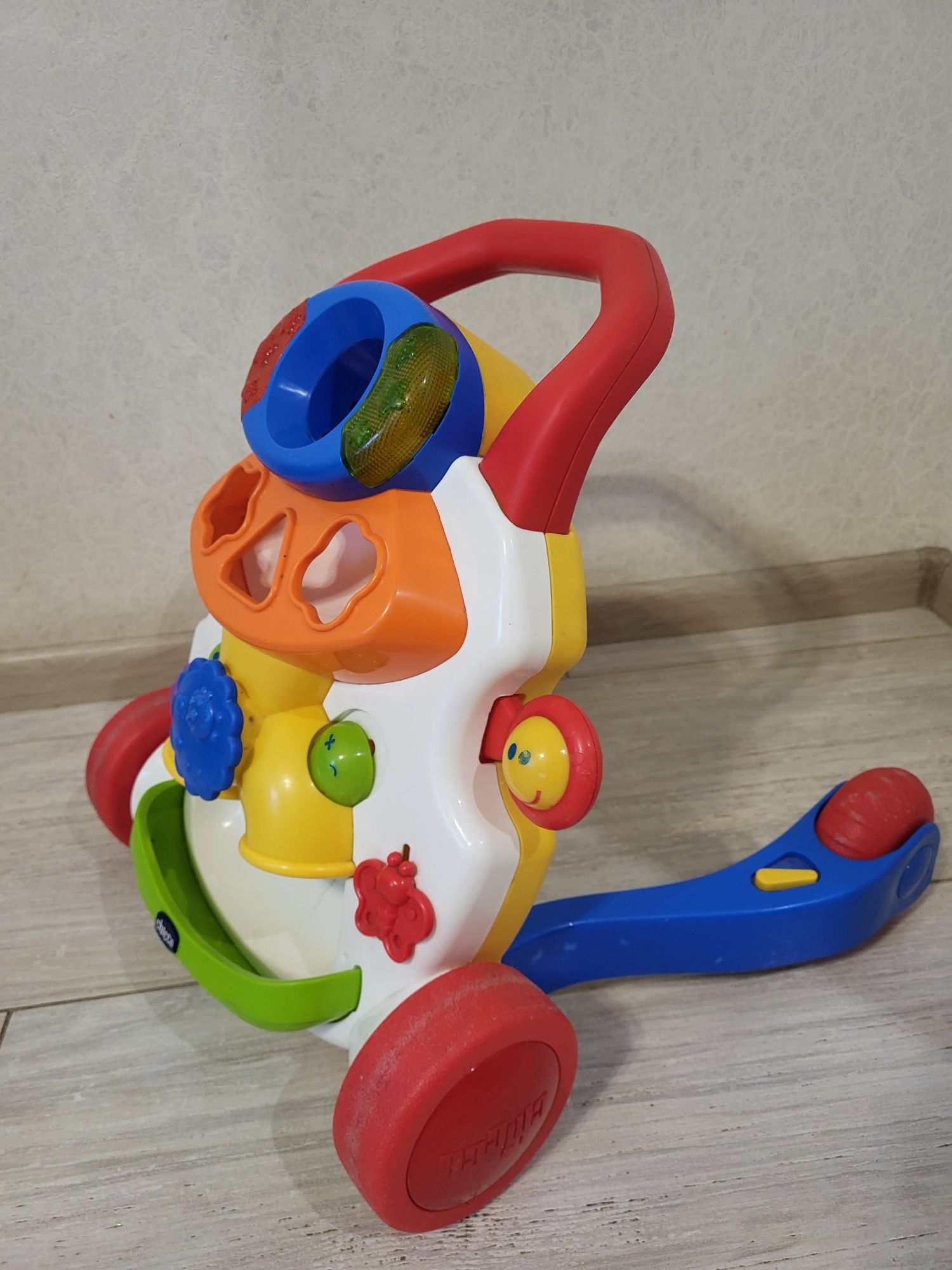 Развивающие ходунки CHICCO