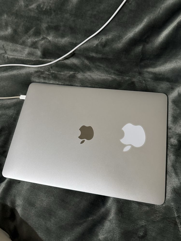 Macbook pro A1708