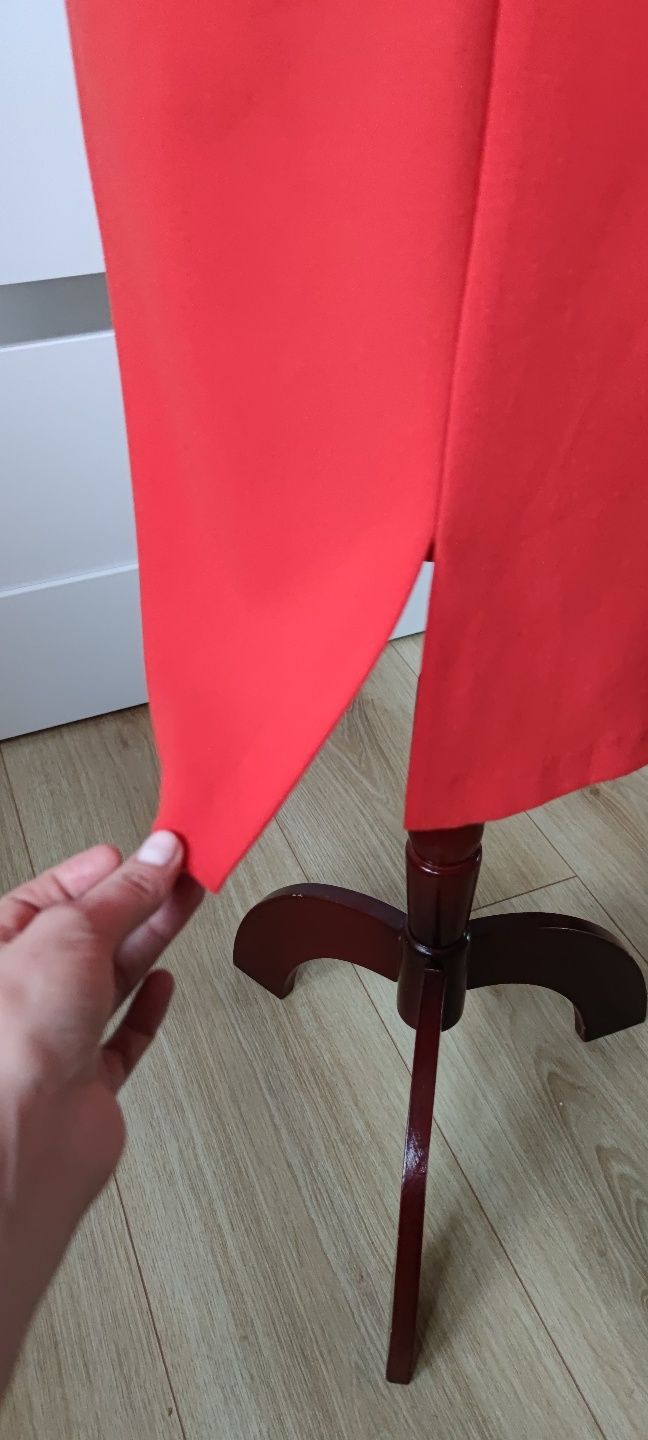 Elegancka sukienka midi Myleene Klass M/38/10 zamek z przodu czerwona