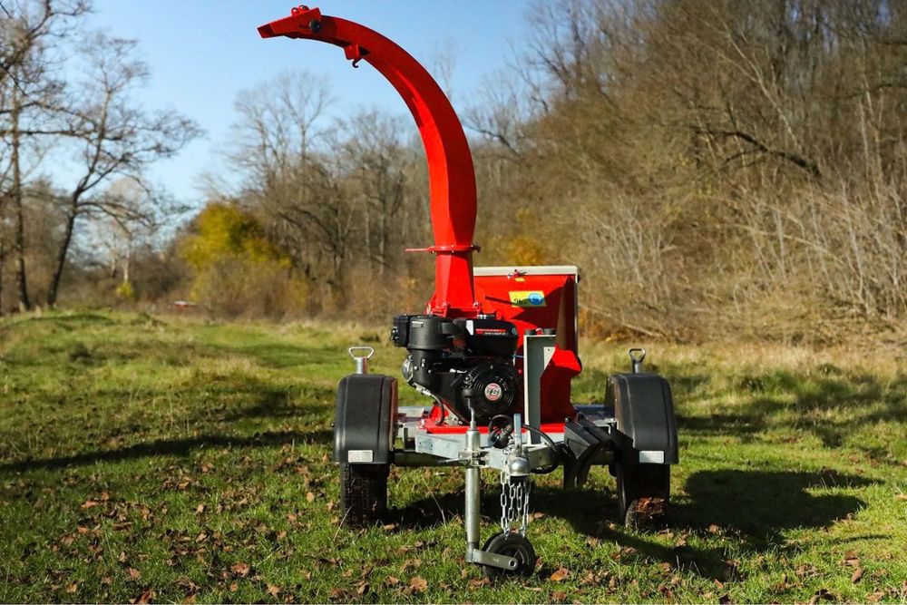 Оренда, послуга з подрібнення гілок в тріску, гілкоподрібнювач