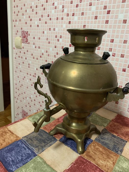 Проється електричний самовар