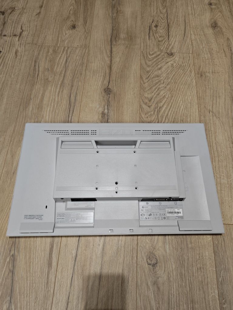 Dwa monitory Eizo FlexScan  EV2316W 23 cale