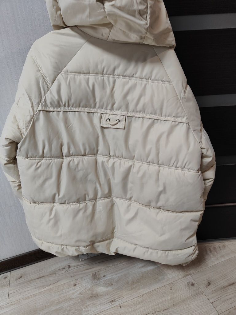 Новая куртка/пуховик  осень зима молочного цвета, р. M/L/XL