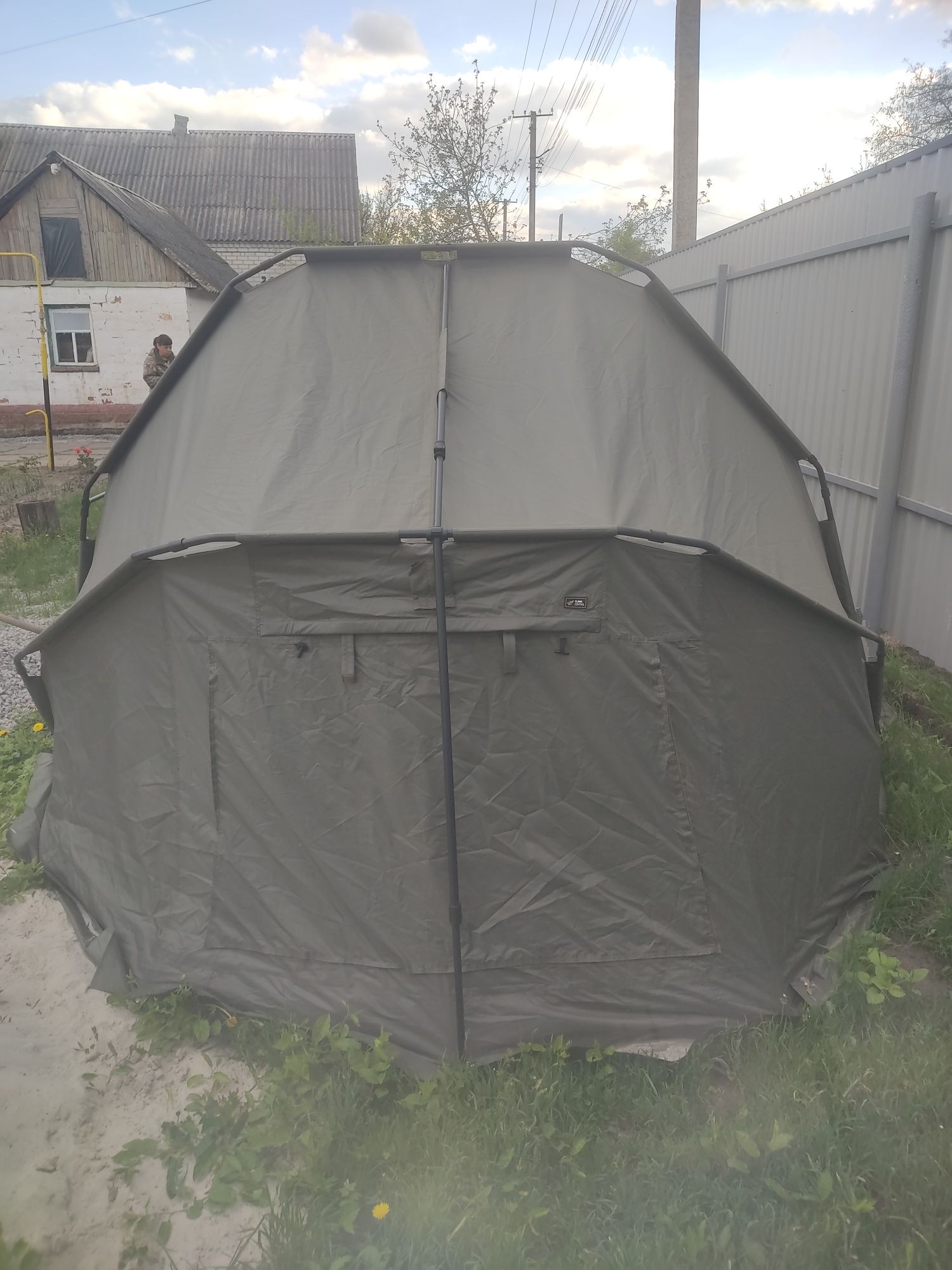 Продам палатку в дуже хорошому стані.