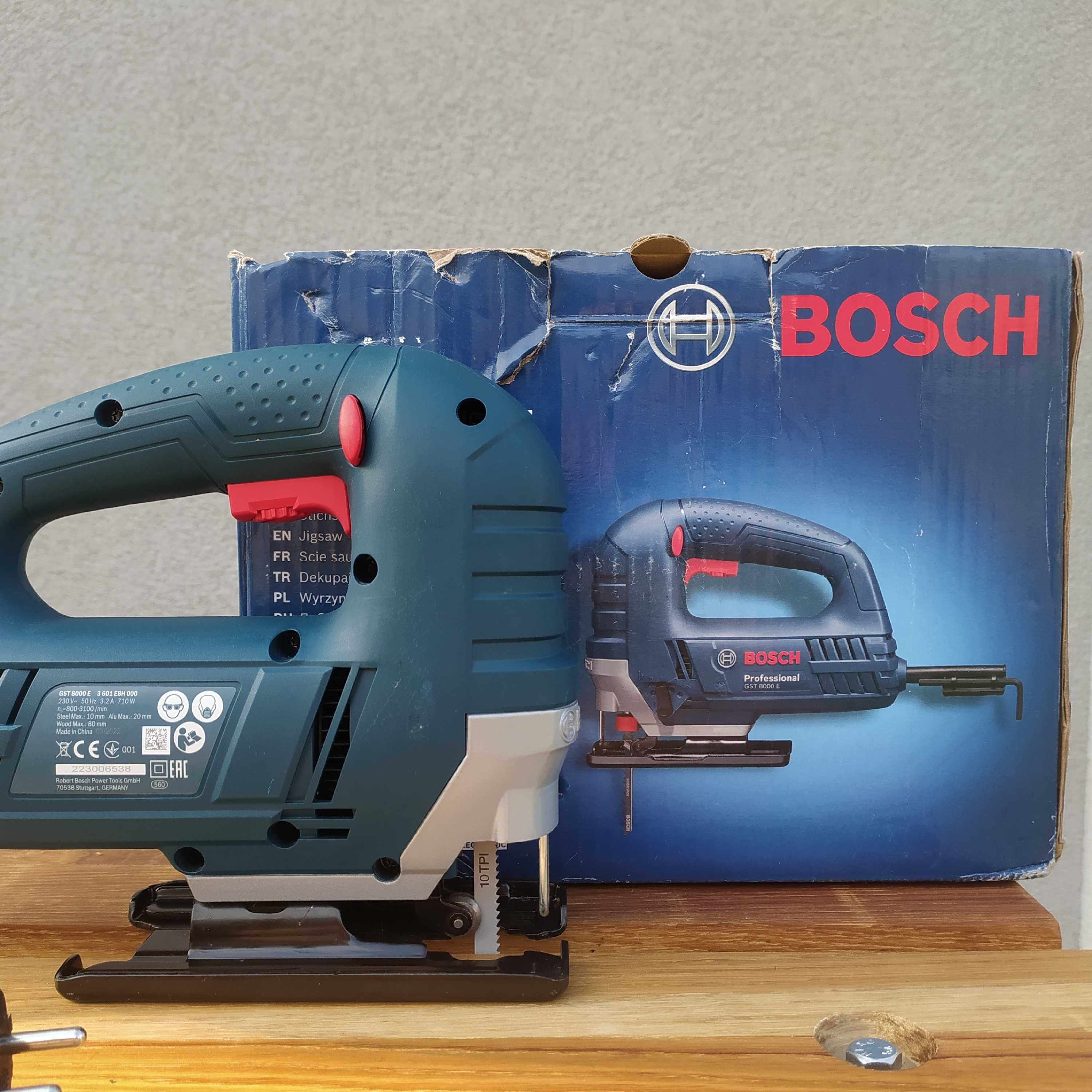 Bosch GST 8000E wyrzynarka