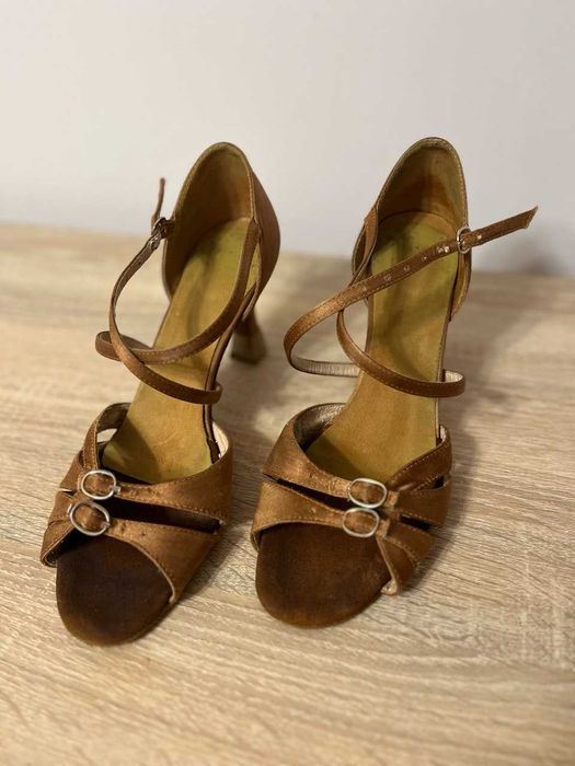 Жіночі бальні туфлі латина