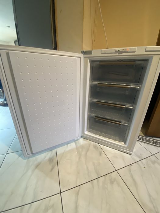 Вбудована морозильна камера 85 см Bosch GID 18A20