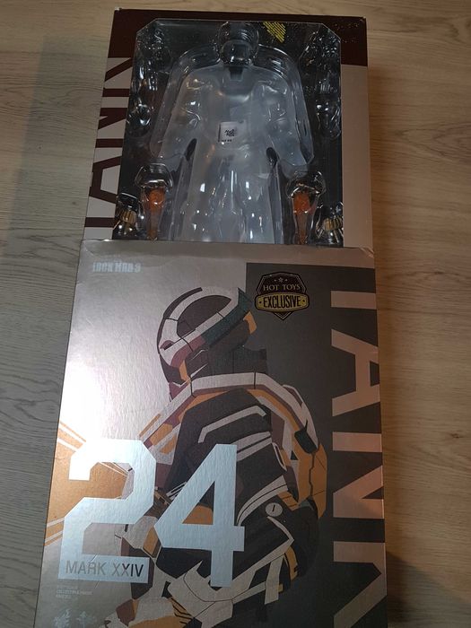 Hot Toys MMS303: Iron Man Mark XXIV - Tank